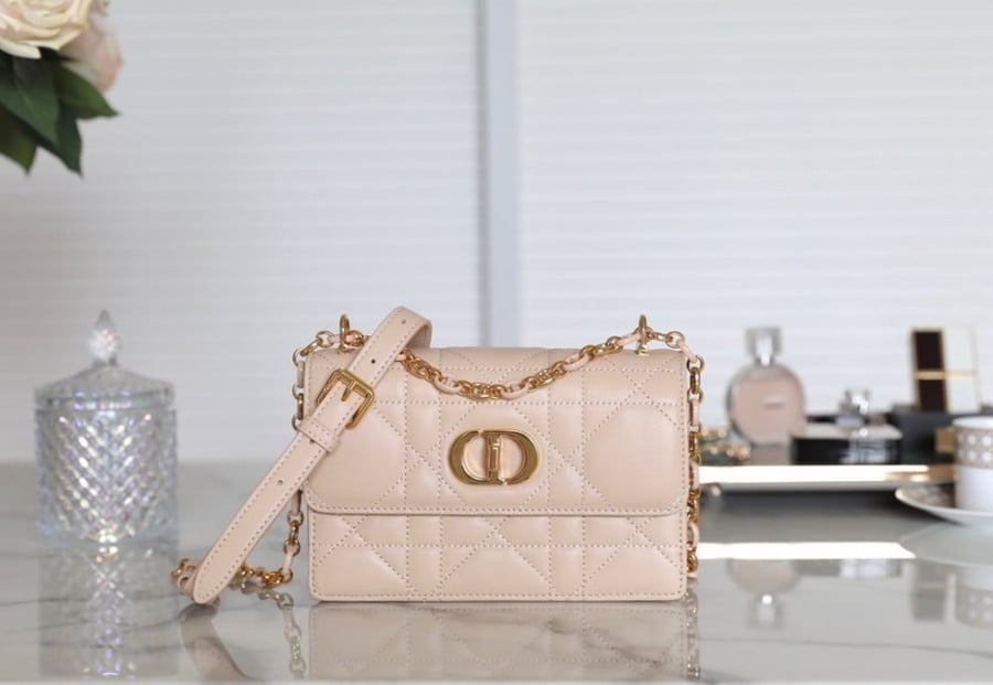 ديور Miss Caro مقاس 19cm