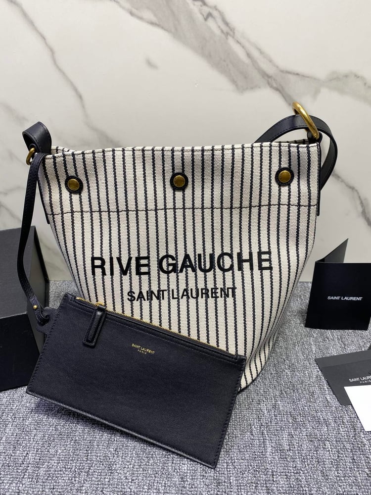 حقيبة دلو القماش الجديدة من Saint Laurent