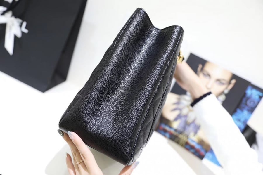 شانيل باق شوبنق مقاس 34cm