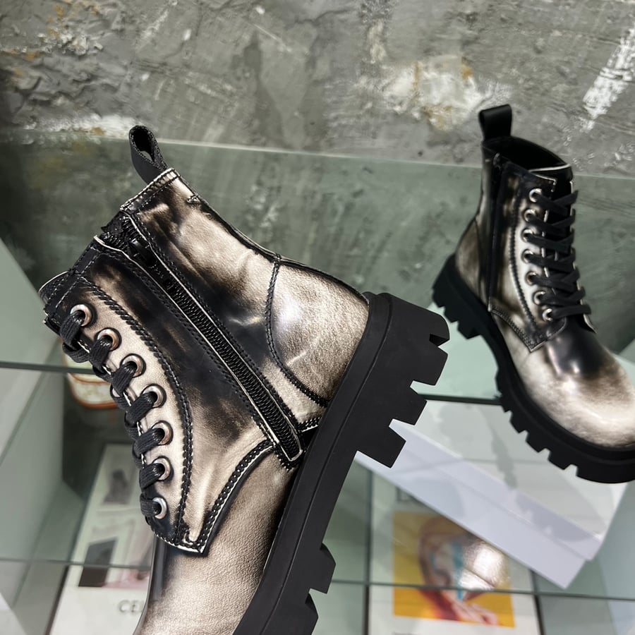 حذاء الكاحل Margiela بسحاب جانبي ورباط