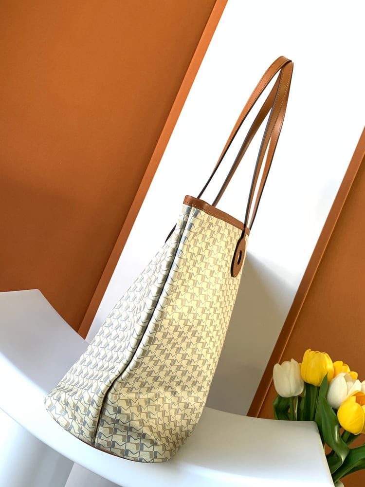 حقيبة Moynat توت من كانفاس بلون ابيض\بني
