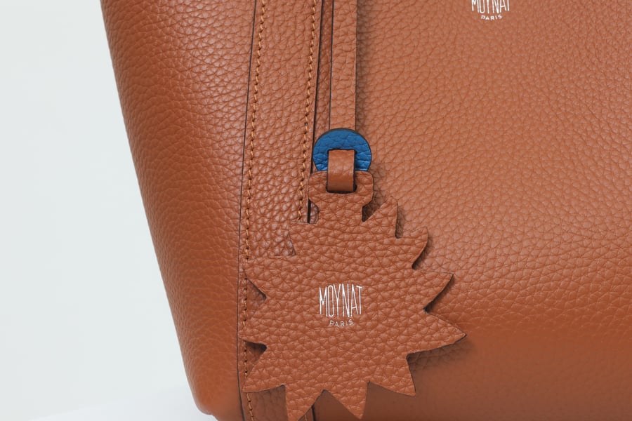 حقيبة Moynat توت جلدية بلون القرفة والأزرق السماوي
