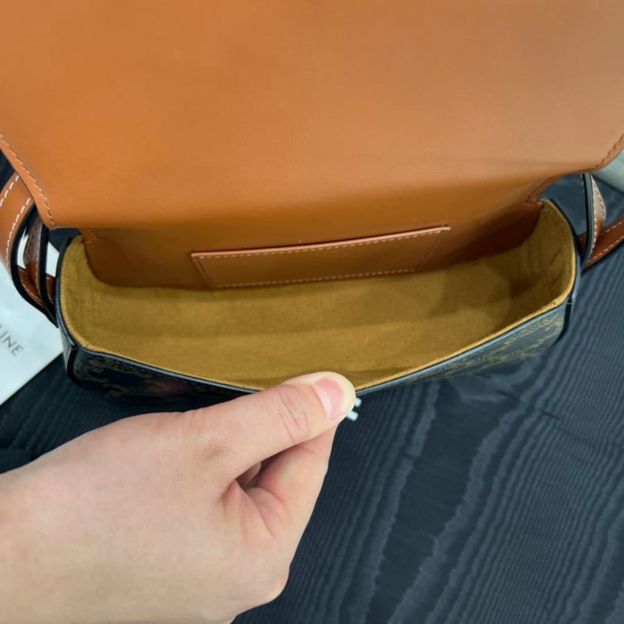 سيلين TRIOMPHE CHNVAS مقاس18cm