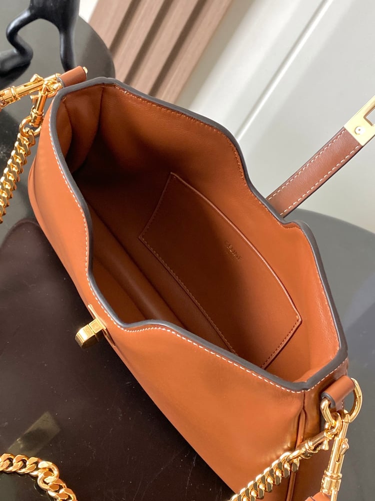 CELINE حقيبة كاميل الجديدة بلون بني