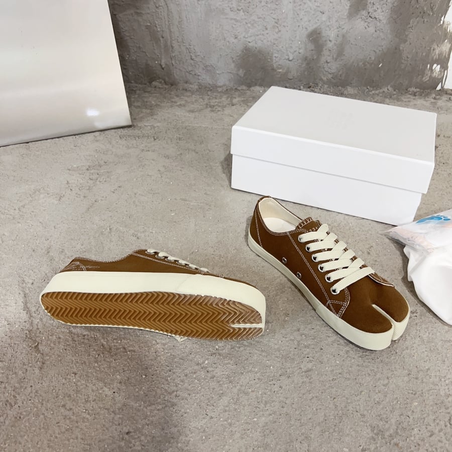 حذاء رياضي كاجوال كلاسيكي من MM6 Margiela Forrest Gump بتصميم ريترو