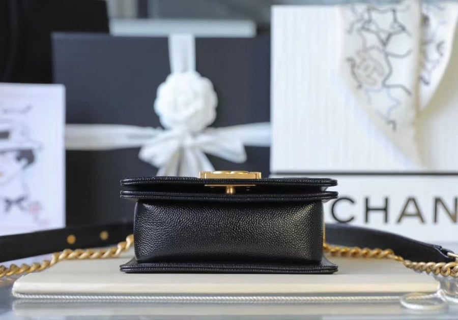 شانيل ميني بوي مقاس 15cm