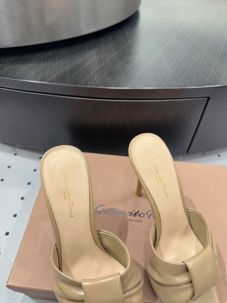كعب Gianvito Rossi