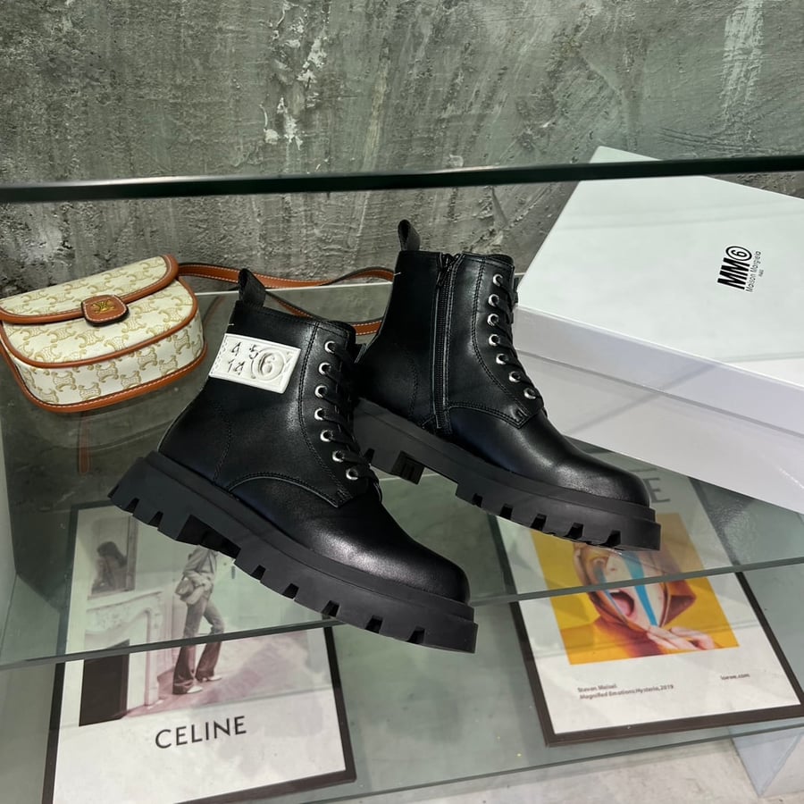 حذاء الكاحل Margiela بسحاب جانبي ورباط
