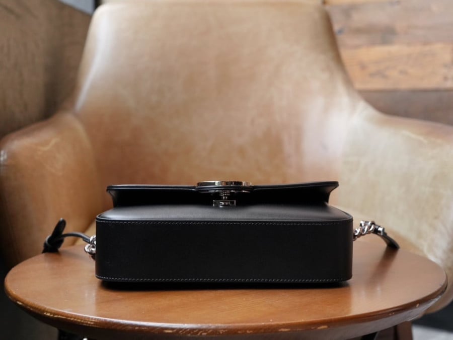 قوتشي PETITE مقاس 21cm