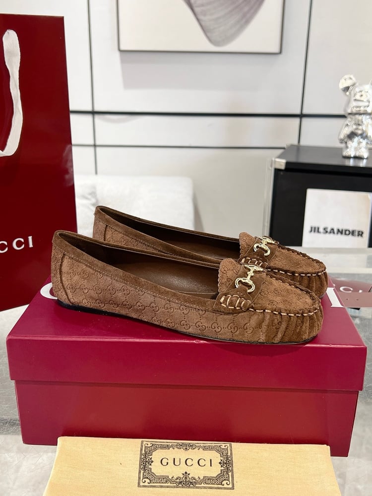 حذاء باليه Gucci Horsebit Rosso Ancora من الجلد المسطح باللون البني الداكن