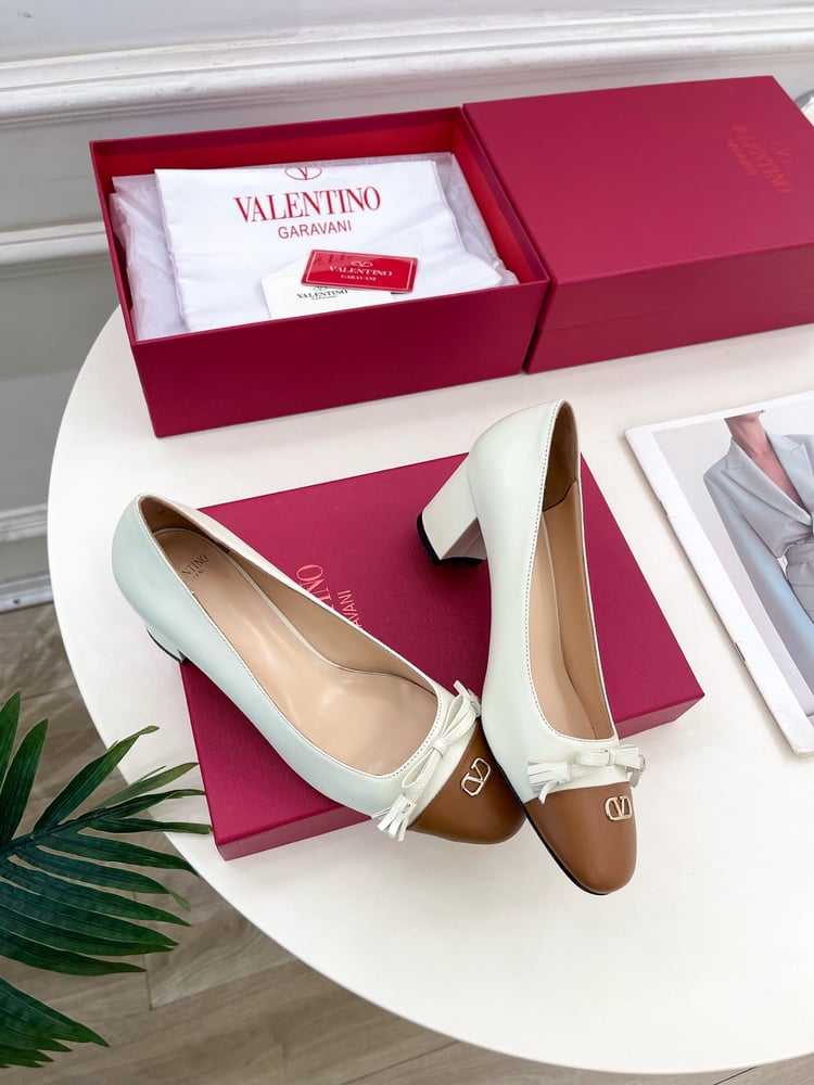 حذاء Valentino VALET DU ROI بكعب سميك باللون الأبيض