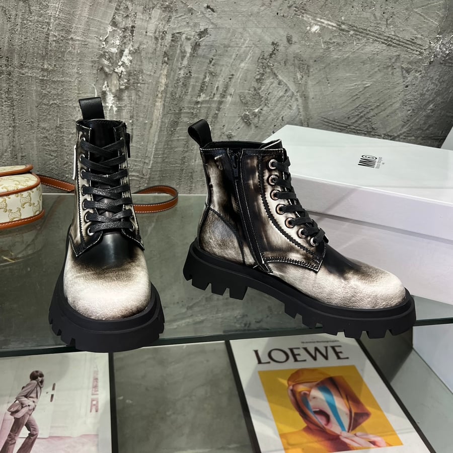 حذاء الكاحل Margiela بسحاب جانبي ورباط