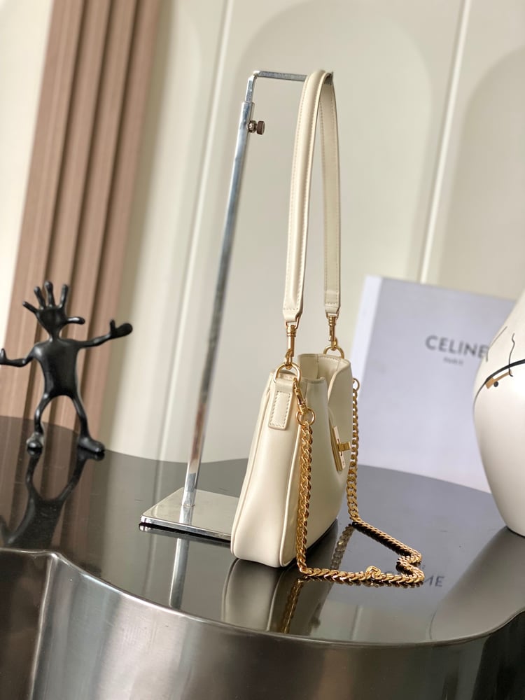 CELINE حقيبة كاميل الجديدة بلون ابيض