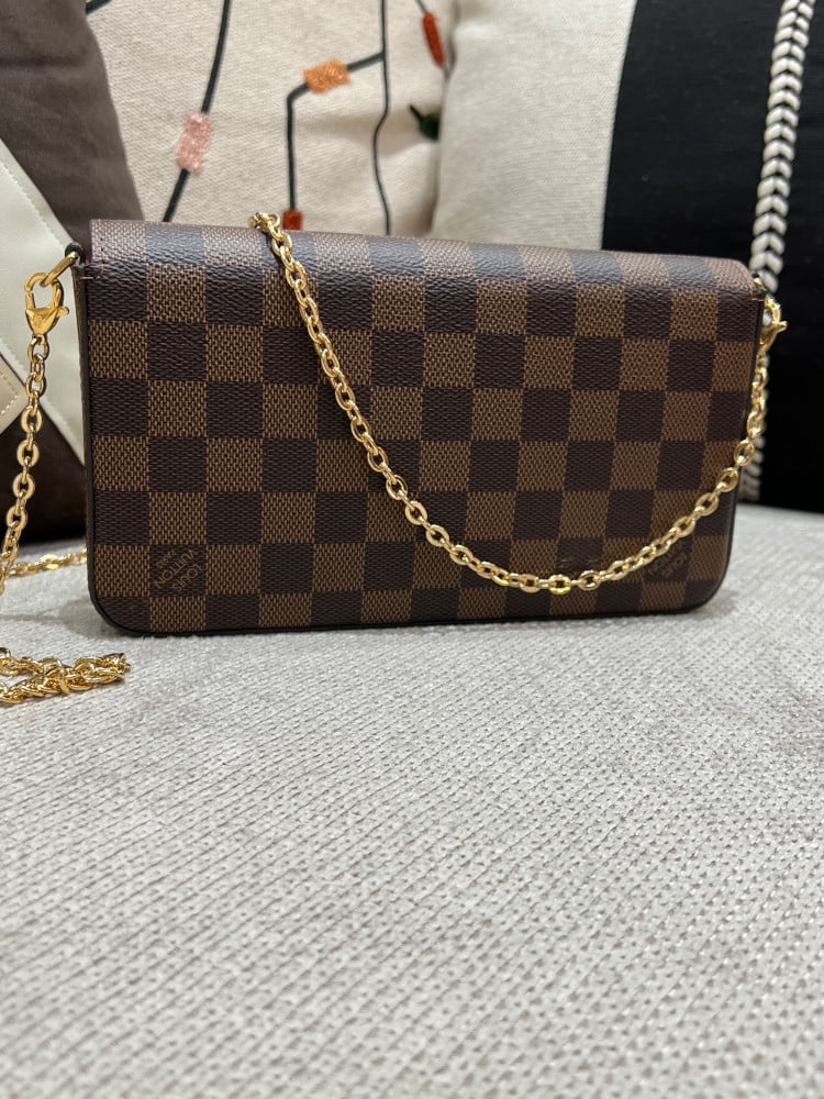 لوي فيتون POCHETTE FÉLICIE مقاس21cm