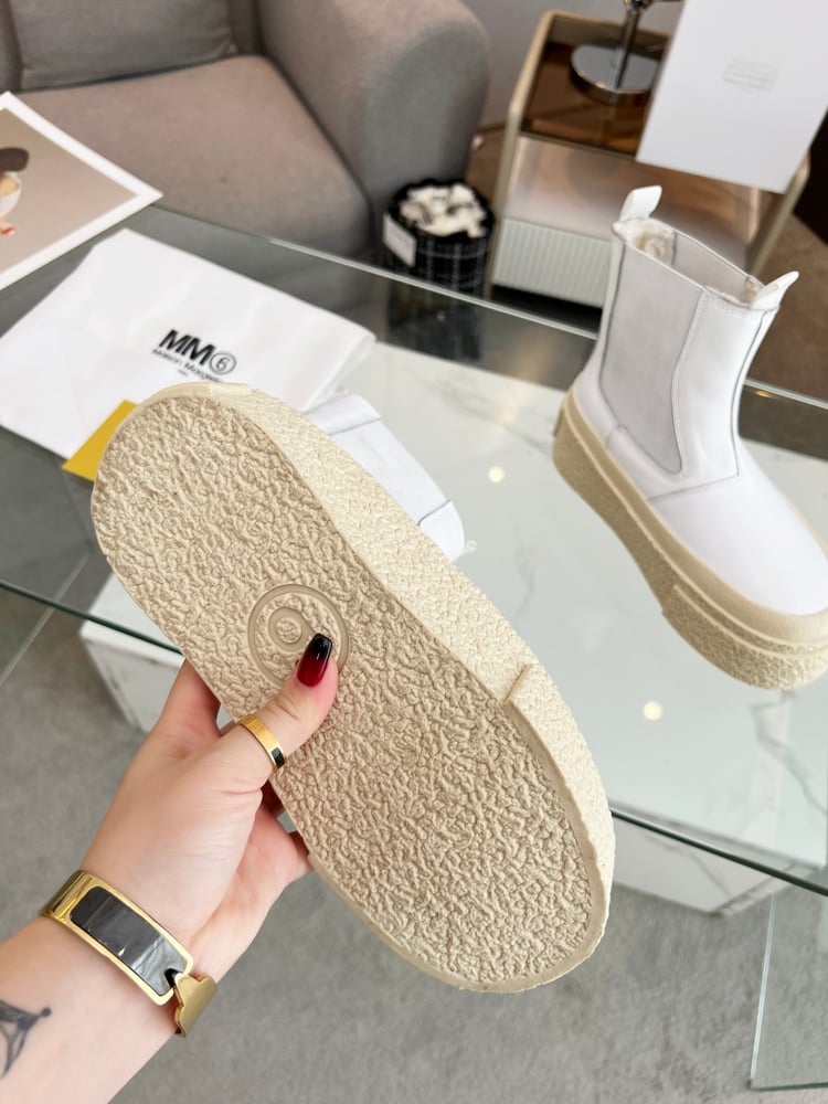 أحذية Margiela بتصميم عتيق نعل سميك