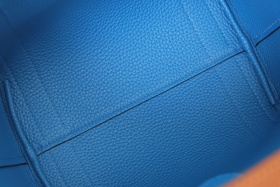حقيبة Moynat توت جلدية بلون القرفة والأزرق السماوي