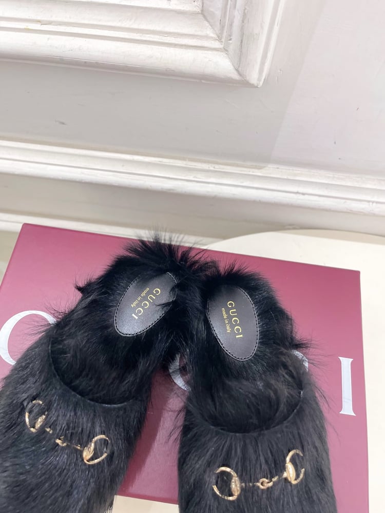 حذاء Gucci Princetown Horsebit باللون الأزرق الداكن