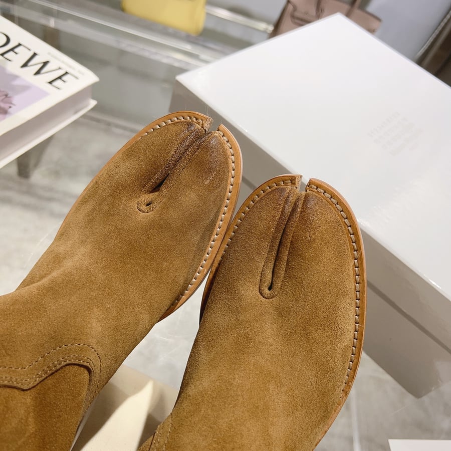 Maison Margiela أحذية رعاة البقر فائقة الأناقة أحذية مارجيلا الفريدة القابلة للطي