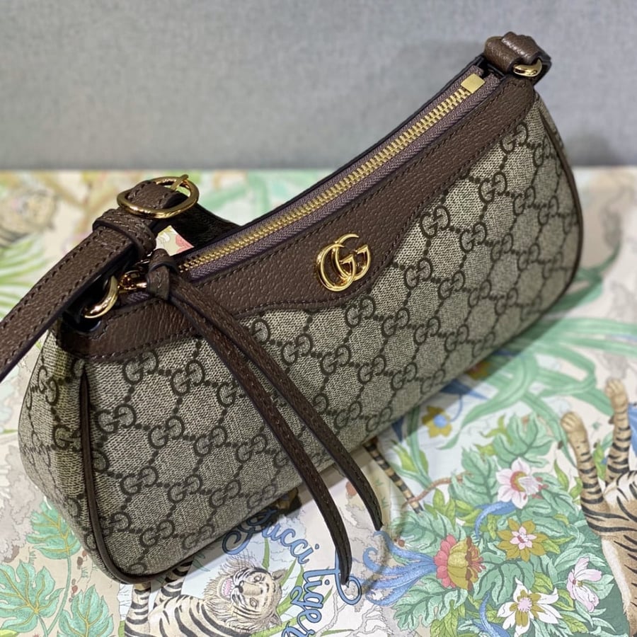 قوتشي مقاس 25cm