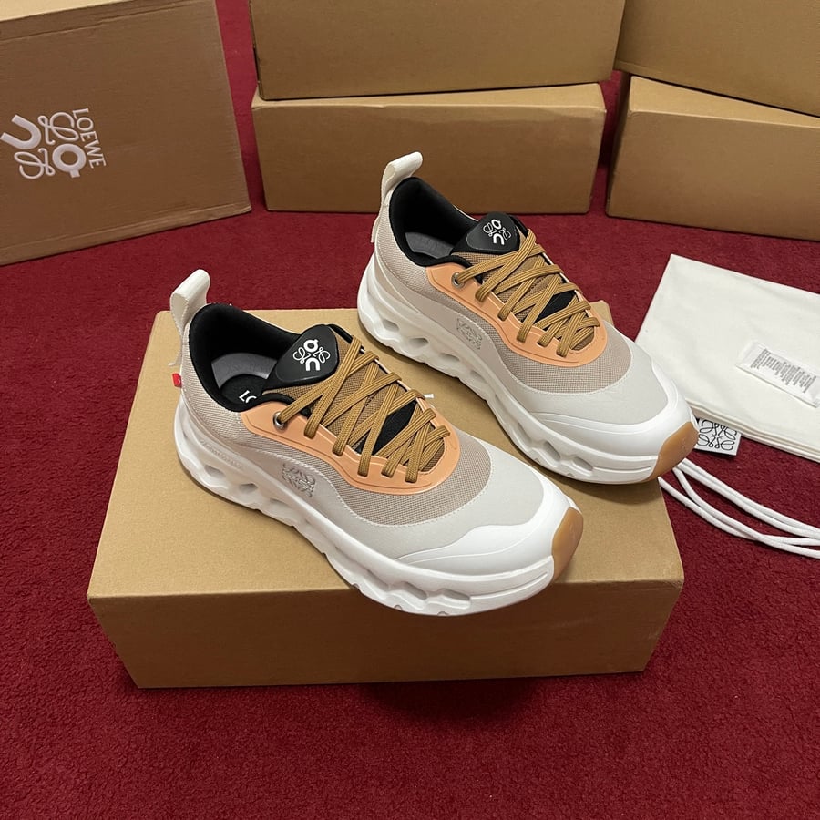 حذاء رياضي Loewe x On Cloudtilt 2.0 باللونين الأبيض والبني