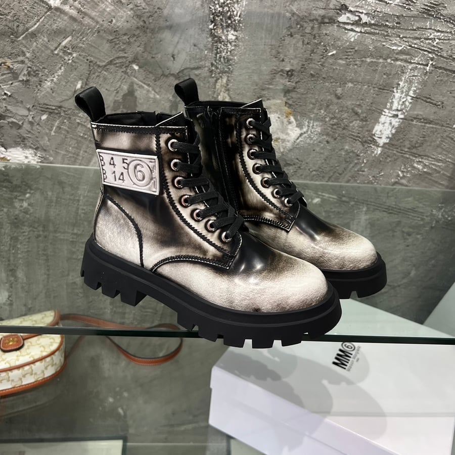 حذاء الكاحل Margiela بسحاب جانبي ورباط