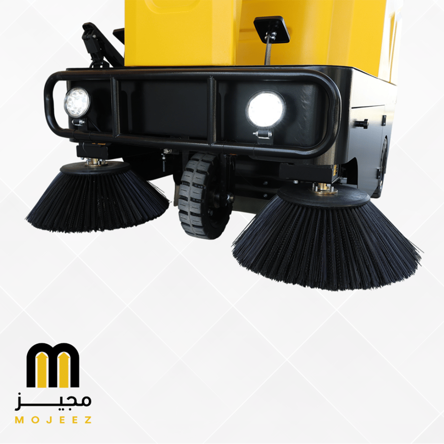 مكنسة طرق وساحات خارجية : عربة FM-9