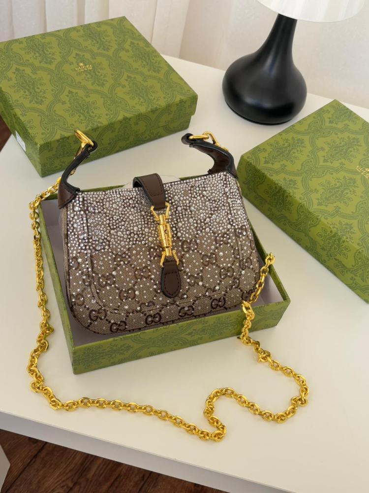 شنط نسائي ماركه قوتشي  GUCCI مع توابع الماركة