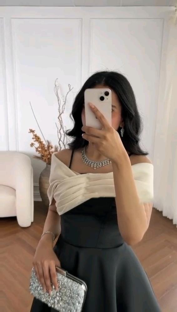 فستان نسائي