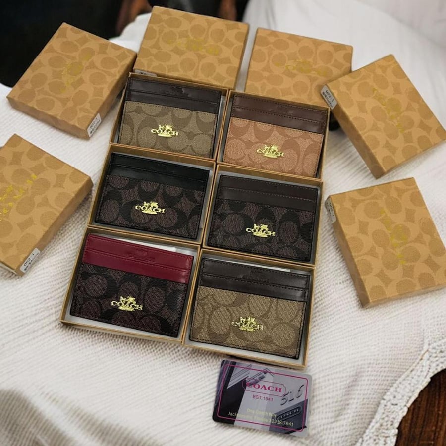 بوك ومحفظة ماركة كواش Pocke Coach