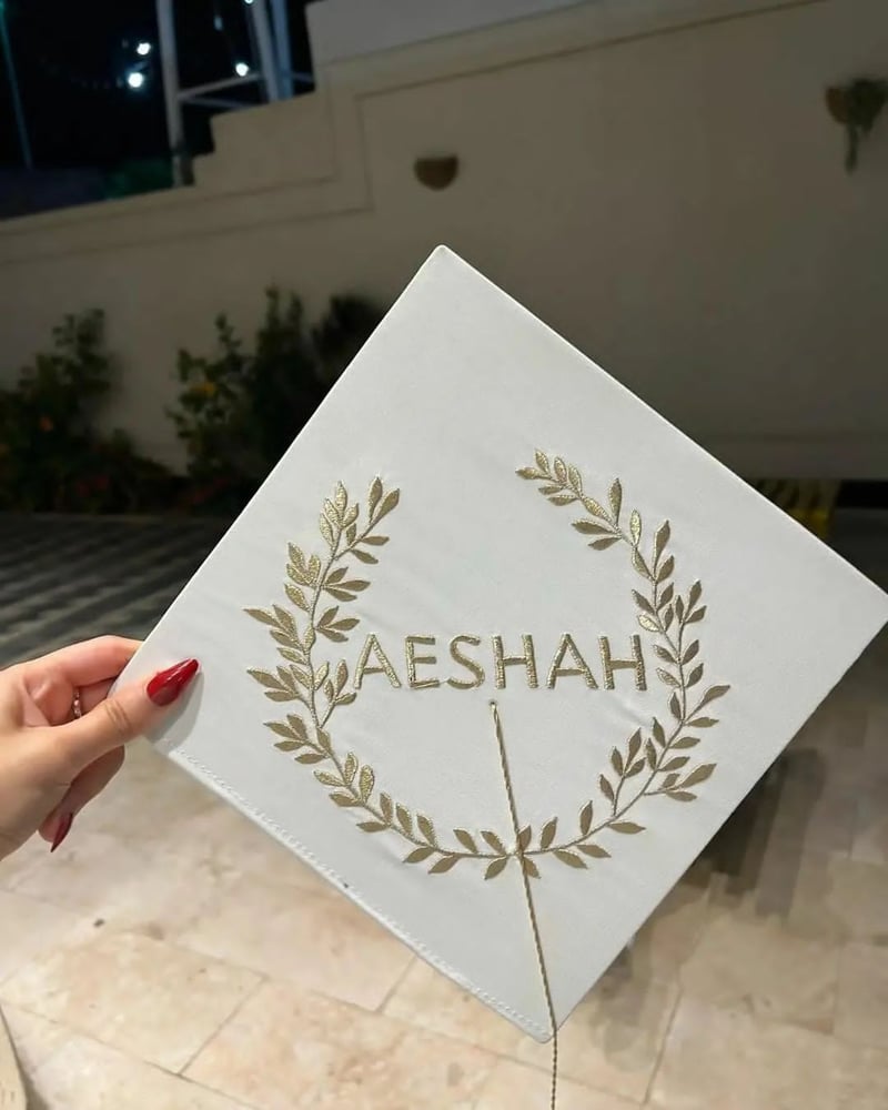 عباية تخرج كريب تفصيل حسب الطلب