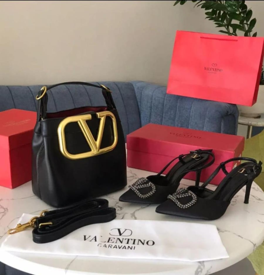 كعب وشنطه فالنتينو كعب وشنط VALENTINO مع توابع الماركة