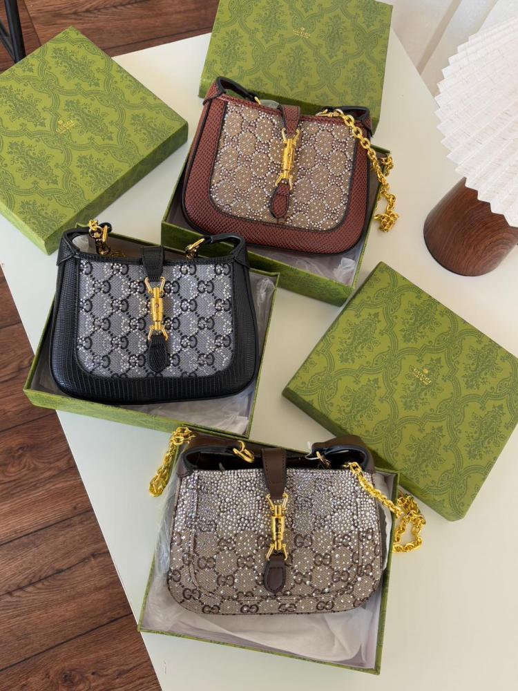 شنط نسائي ماركه قوتشي  GUCCI مع توابع الماركة