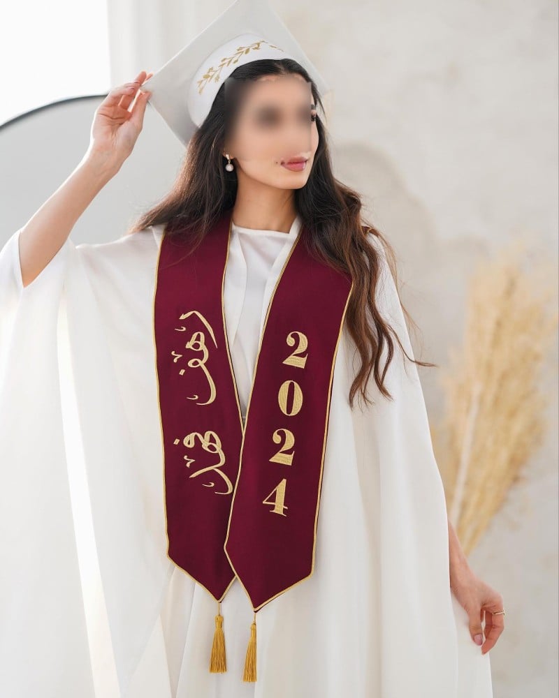 عبايات تخرج 2026 بالاسم تفصيل حسب الطلب