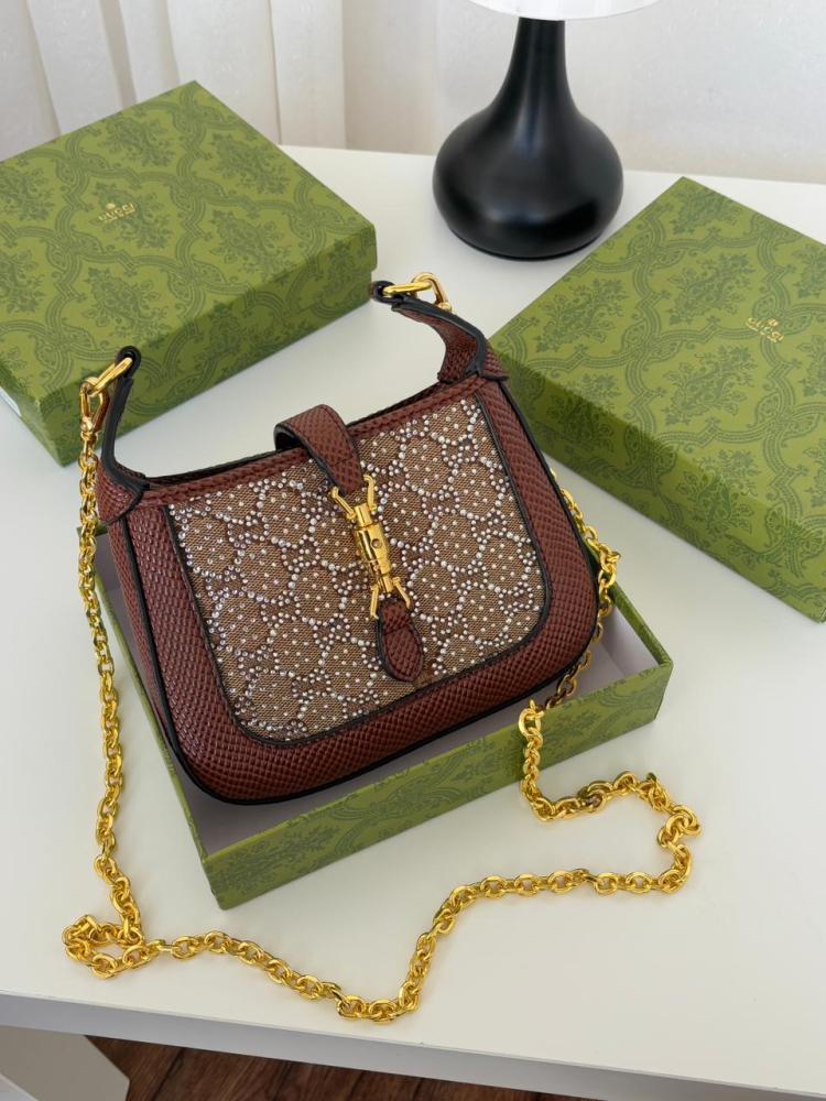 شنط نسائي ماركه قوتشي  GUCCI مع توابع الماركة