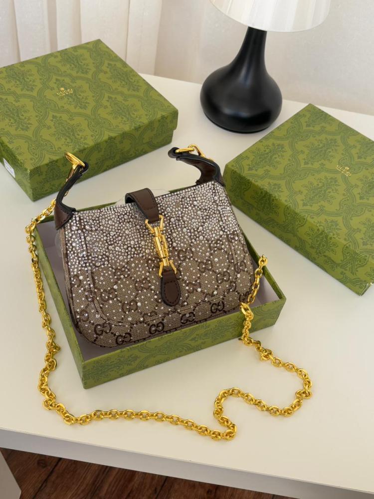 شنط نسائي ماركه قوتشي  GUCCI مع توابع الماركة