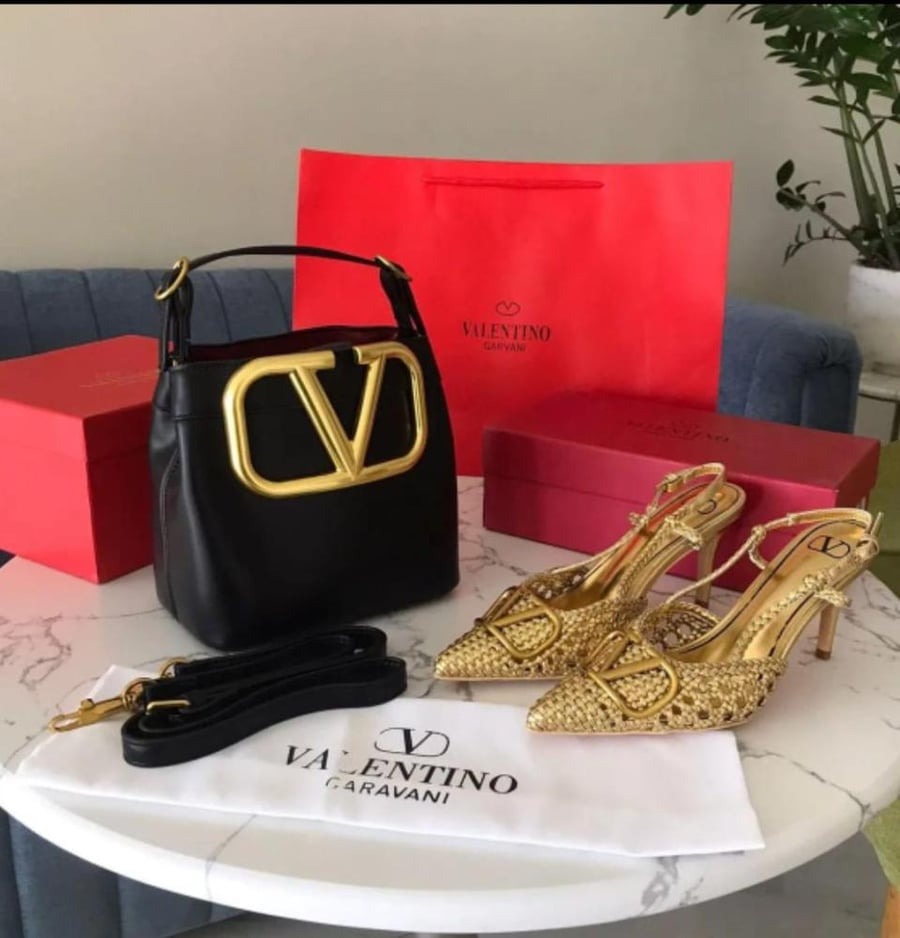 كعب وشنطه فالنتينو كعب وشنط VALENTINO مع توابع الماركة