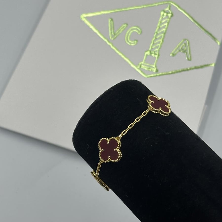Van Cleef bracelet in garnet