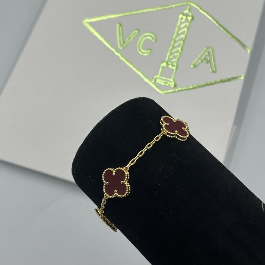 Van Cleef bracelet in garnet
