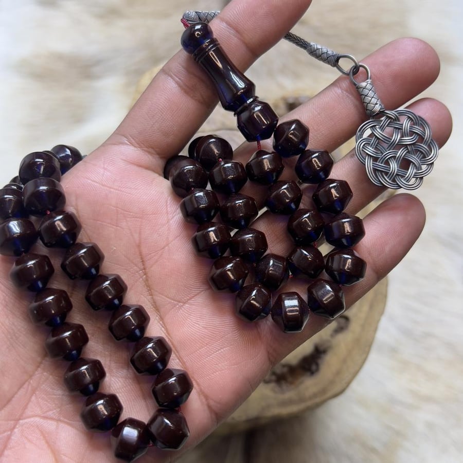 Saffron-colored prayer beads - Chameleon