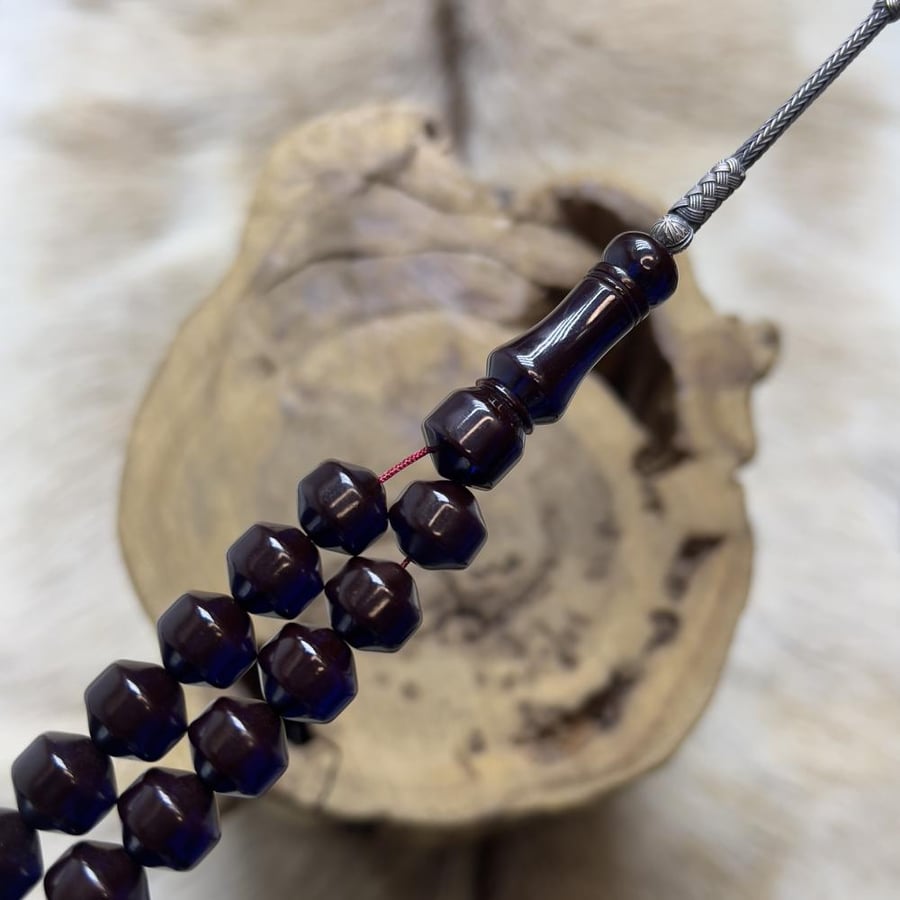 Saffron-colored prayer beads - Chameleon