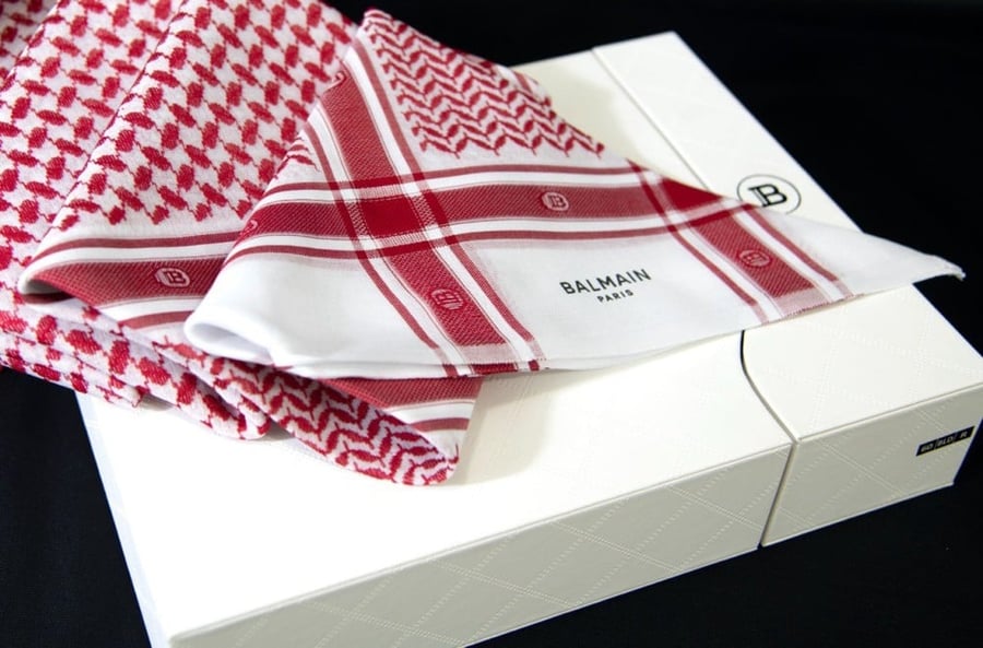 شماغ BALMAIN أحمر  BLD Limited Edition