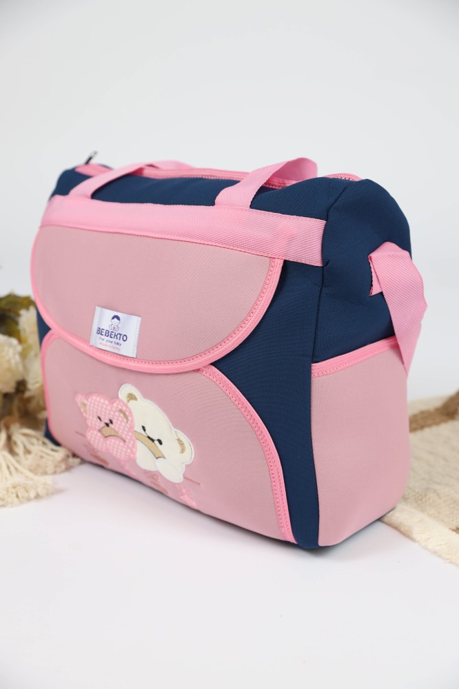 Children's diaper bag equipped with an adjustable strap with large capacity