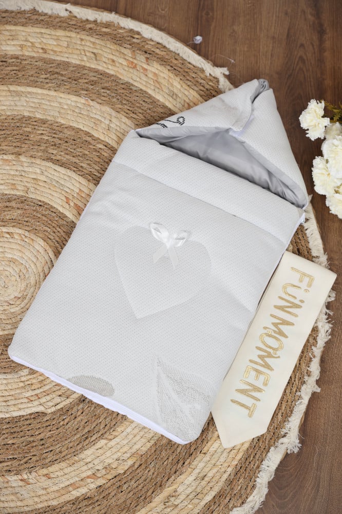 A diaper for newborns (newborn babies) consisting of two pieces