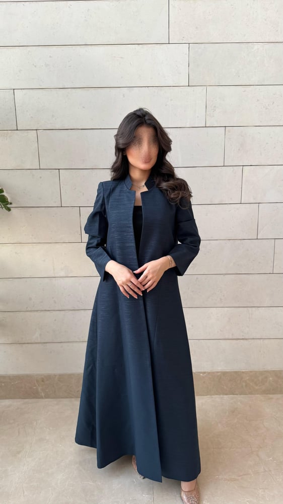 بليزر كريب لامع كحلي صيفي مبطن