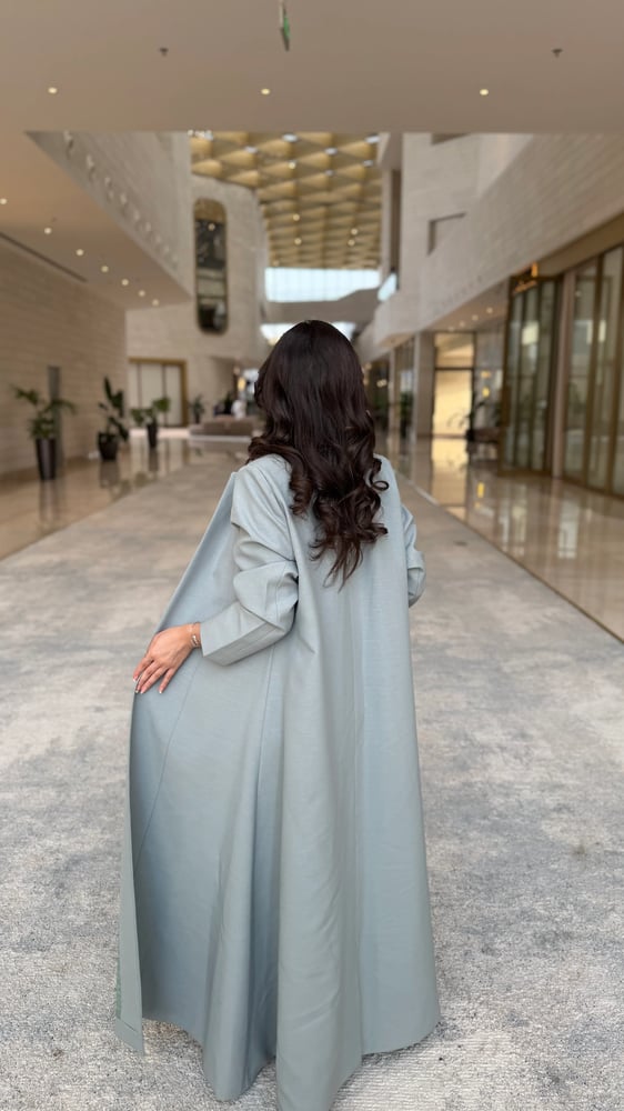 عباية بليزر كريب تيفاني مبطنة