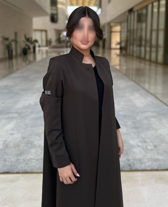 بليزر كريب غير لامع بقصة انسيابية متعدد الألوان