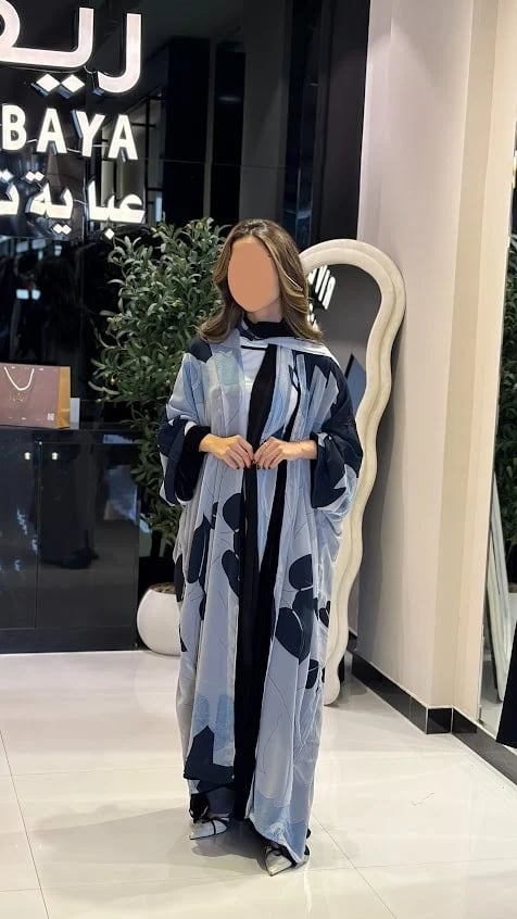 عباية مخمل سوداء دبل فيس