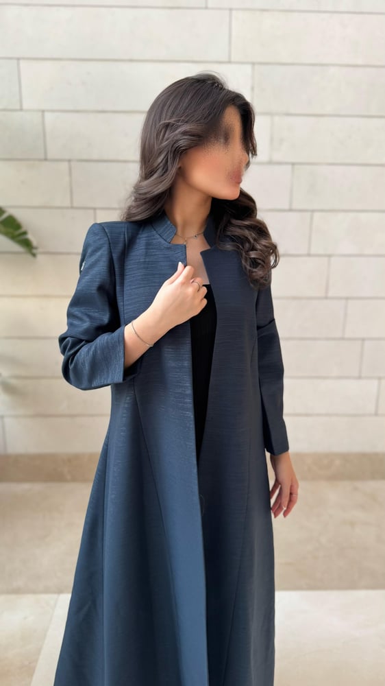 بليزر كريب لامع كحلي صيفي مبطن