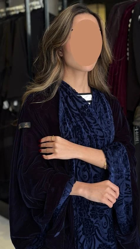 عباية مخمل شتوية دبل فيس نص بشت