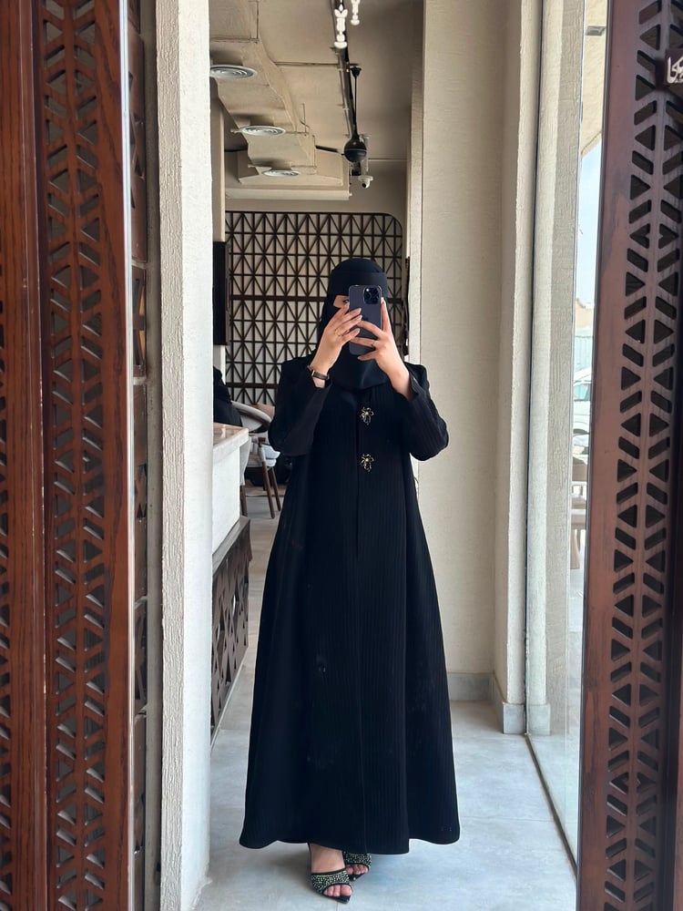 بليزر أسود مخطط بقصة A-Line